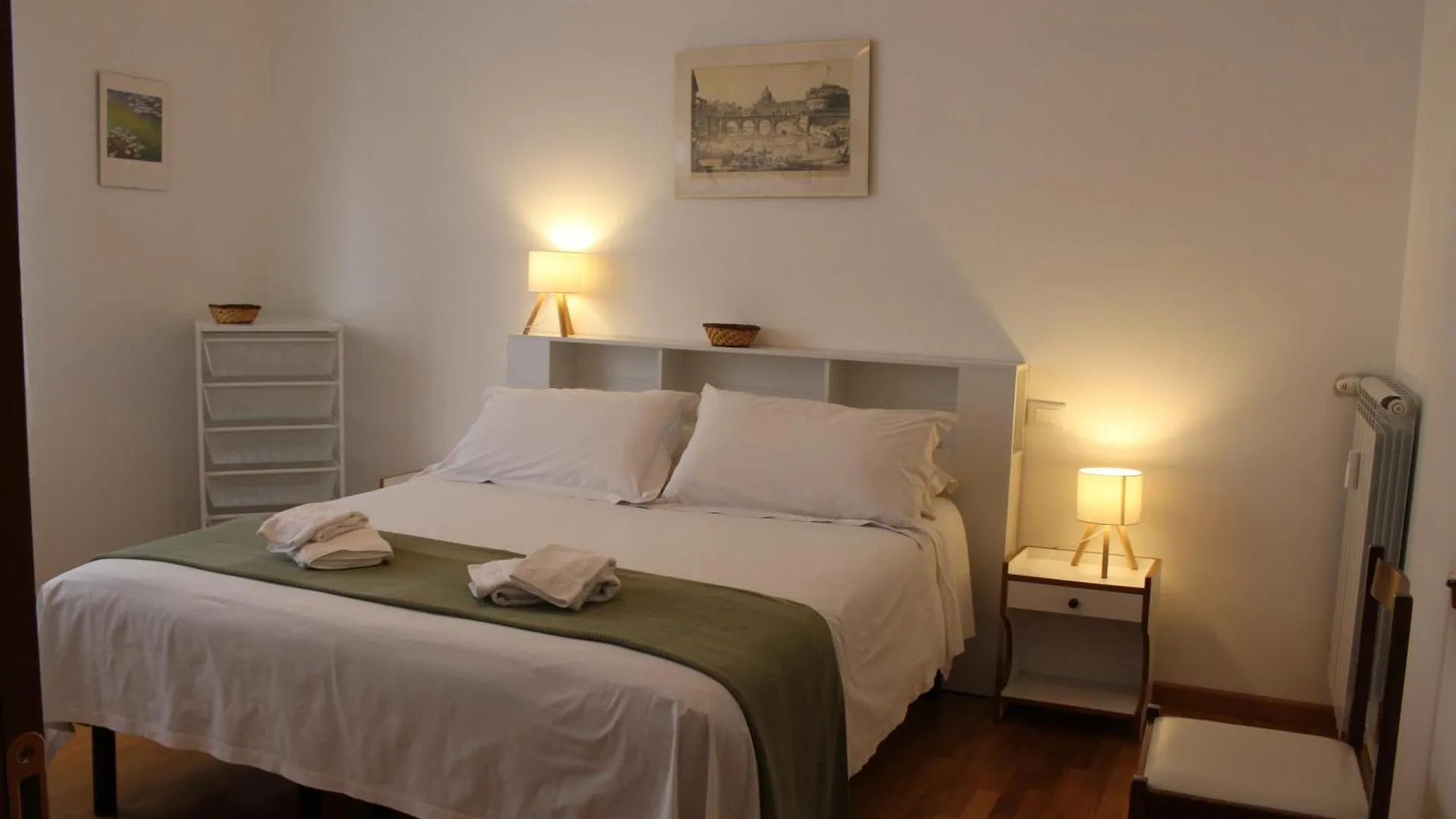 Interno 10 contacts
